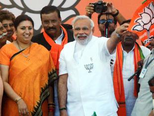 lok-sabha-polls-2014-narendra-modi-addresses-rally-in-amethi-turns-the-constituency-saffron-for-a-day