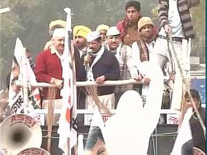 Arvind Kejriwal launches roadshow ahead of filing nomination