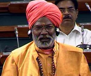 Protest in Lok Sabha over Godse, BJP MP regrets remarks