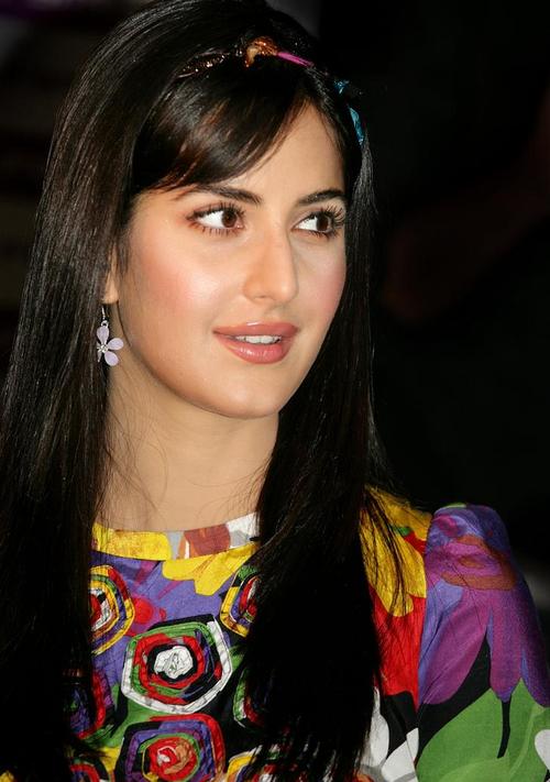 Katrina Kaif Updates, Latest Katrina Kaif News 2011, Hindi Cinema News, Indian Film Industry Update 2011, Katrina Kaif Entertainment News, Hindi Movie 2011, Katrina Kaif Hot News Khabar 2012.