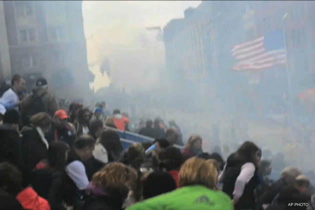 Boston Marathon blasts: 3 dead, over 144 injured; police hunt for suspects,Boston Marathon blasts, World News Update, World New.