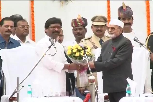 Jhrakhand News :Hemant Soren take oath as the Jharkhand new Chief Minister, Hemant Soren, latest news today, Jharkhand news,Jharkhand, latest and breaking news, breaking news, latest political news.