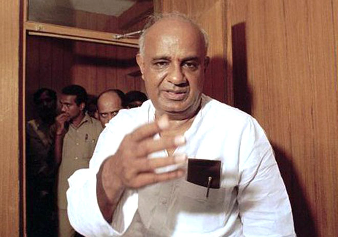 Karnataka bypoll: Voting for Mandya and Bangalore Rural Lok Sabha seats underway,Mandya by-polls,Bangalore by-polls,Rural Lok Sabha seats,Congress vs JDS ,Siddaramaiah,BJP,Anita,S Puttaraj ,Ramya,D K Suresh,Anil Kumar Jha, Karnataka,N Cheluvarayaswamy,Man