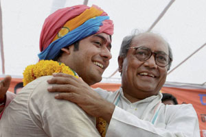 Yet to be named by Congress, Digvijaya Singh’s son files nomination, Digvijay singh, Congress Candidates for MP election, MP Congress candidates, Congress, Digvijay Singh son, Rahul Gandhi, Madhya Pradesh, MP assembly election 2013.