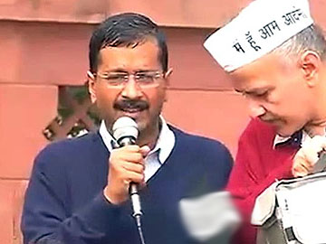 Chief Minister turns Chief Protester in unprecedented face-off: 10 developments