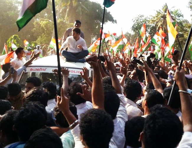 Complaint against Rahul Gandhi for travelling on the roof of a vehicle,Complaint against Rahul Gandhi, Rahul Gandhi travlling on the roof of a vehicle.