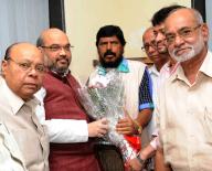 Shiv Sena softens stance vis-a-vis BJP, Maharashtra election news updates, Maharashtra political news, latest and political news 2014